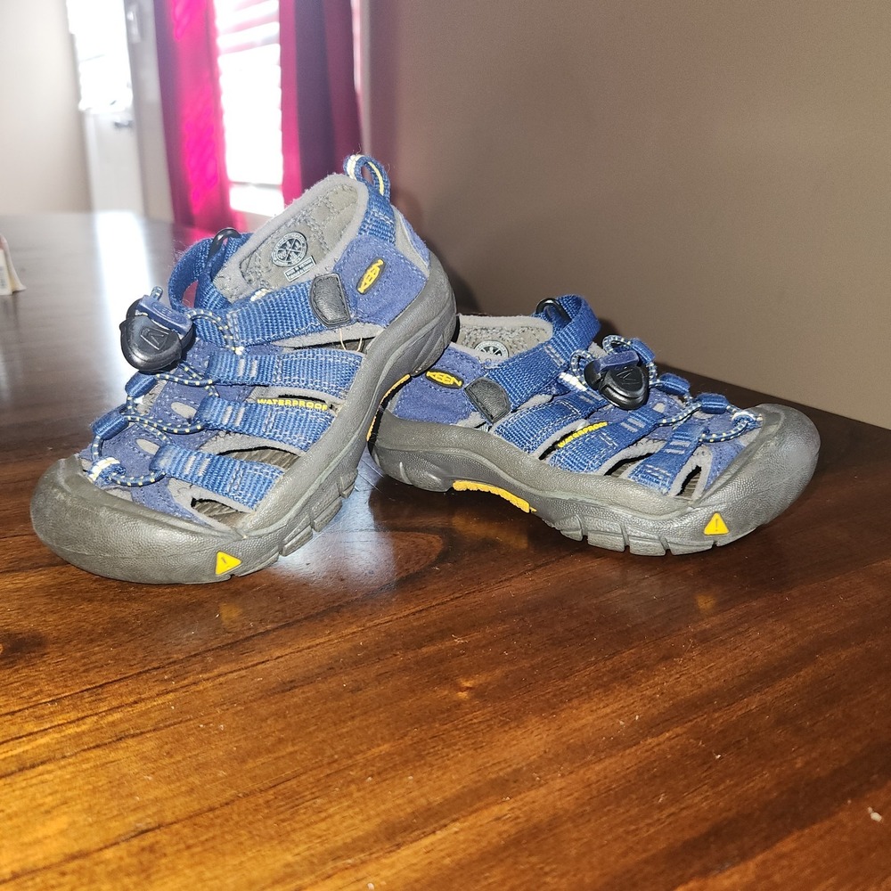 KEEN Newport H2 Shoes Size 9 Little Kids Washable Hiking Water Sandals Navy Blue